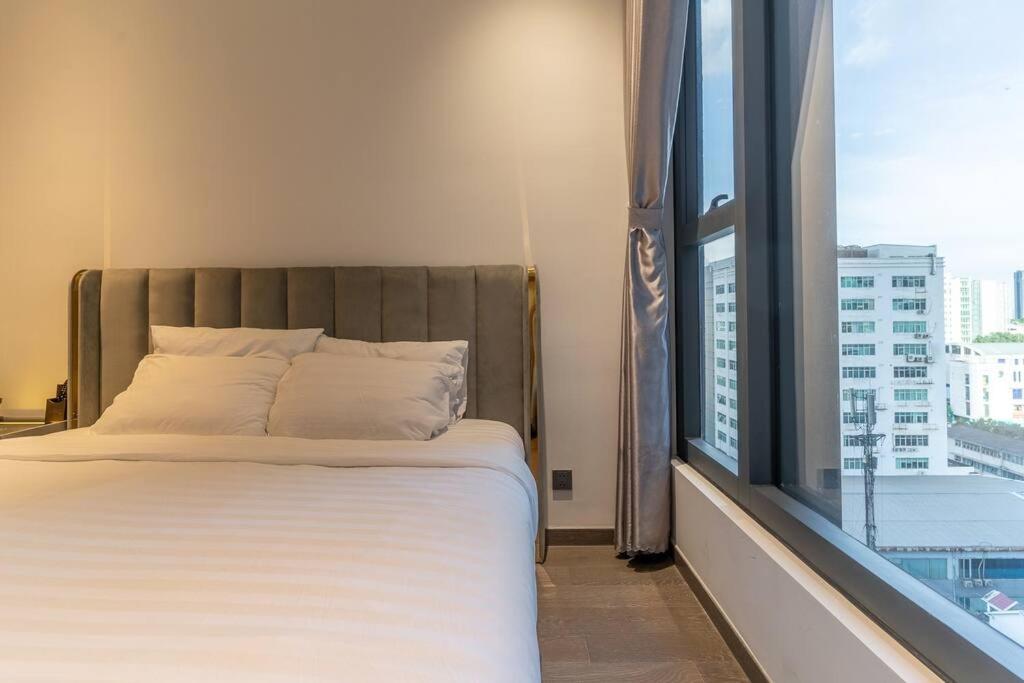 The Rixx Lavish In The Of Dist1 With Pool, Gym, Sauna, Jacuzzi, Kidsclub Căn hộ