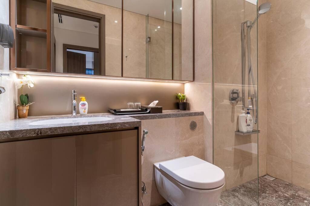 The Rixx Lavish In The Of Dist1 With Pool, Gym, Sauna, Jacuzzi, Kidsclub * TP. Hồ Chí Minh