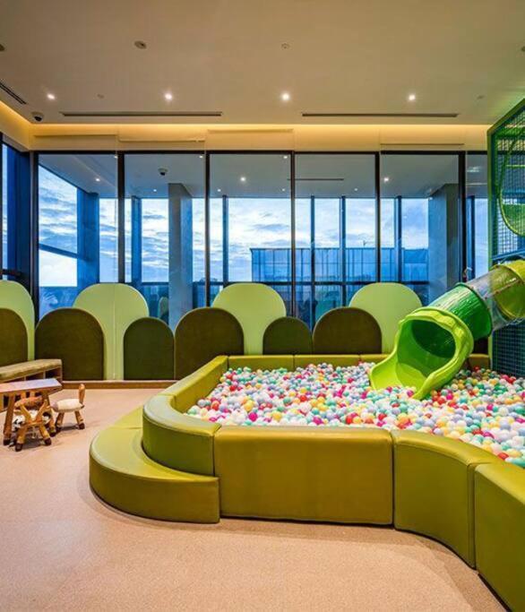 The Rixx Lavish In The Of Dist1 With Pool, Gym, Sauna, Jacuzzi, Kidsclub Căn hộ